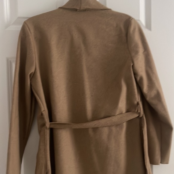 Lightweight Jacket - Picture 5 of 7